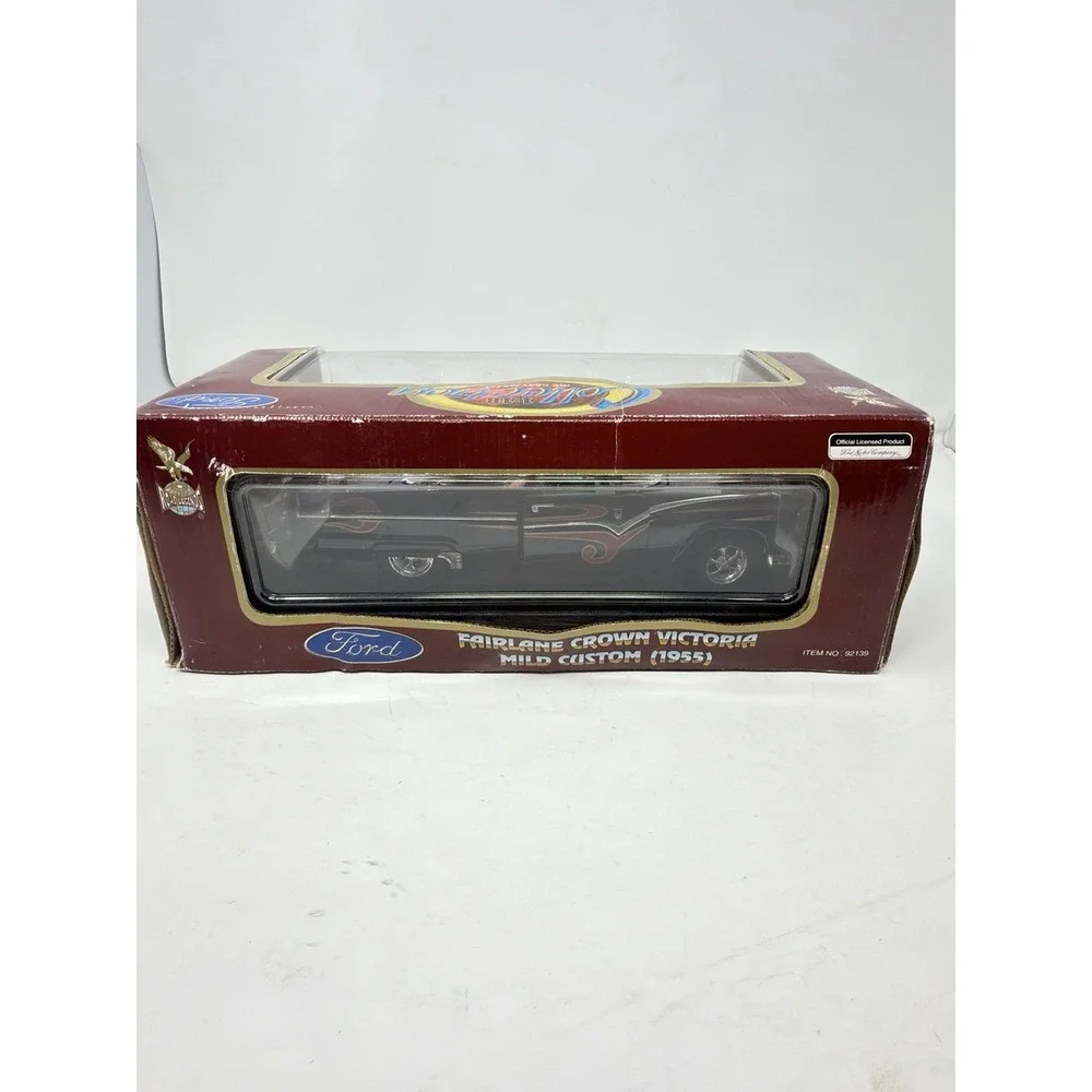 Road‎ Tough 1957 Red Chevrolet Bel Air Convertible Die cast Car 1:18 NIB